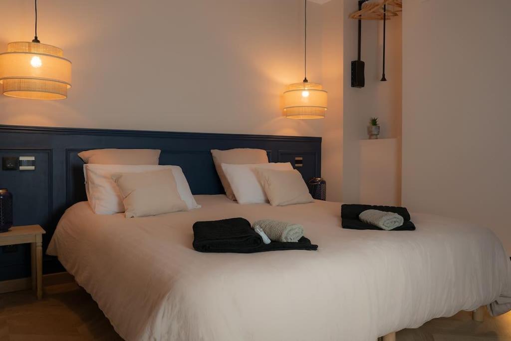 Suite De Luxe Jacuzzi Balneo,King Size Bed Collobrières Extérieur photo